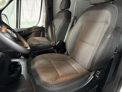 Used 2024 RAM ProMaster 2500 w/ Convenience Group FWD image 22