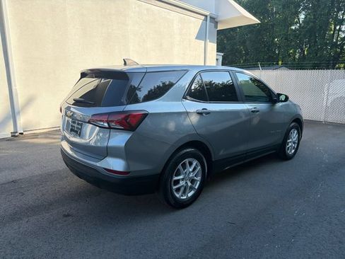 Used 2023 Chevrolet Equinox LS FWD image 5
