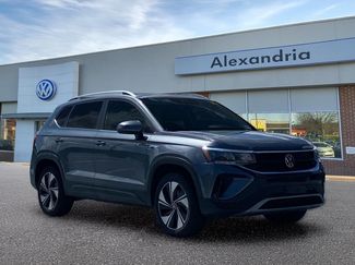 Certified 2023 Volkswagen Taos SE w/ Panoramic Sunroof Package AWD/4WD video 1