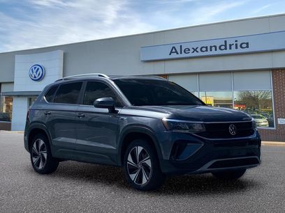 Certified 2023 Volkswagen Taos SE w/ Panoramic Sunroof Package