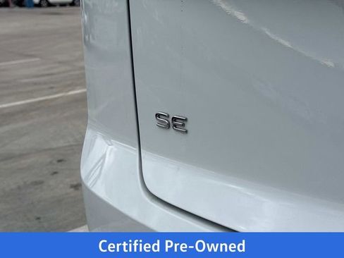 Used 2025 Volkswagen Atlas Cross Sport SE FWD image 4