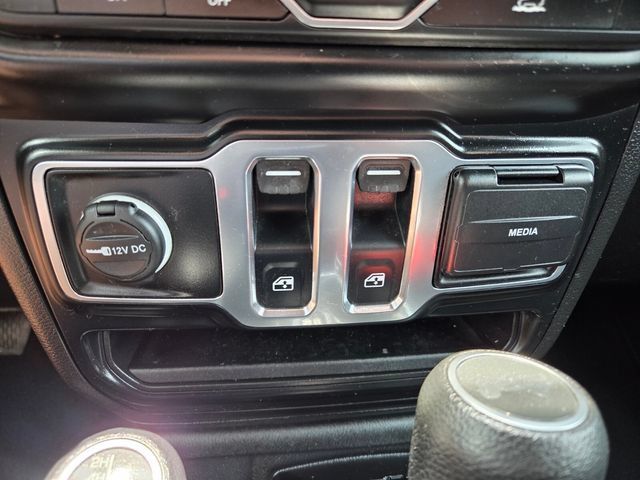 Certified 2023 Jeep Wrangler Sport AWD/4WD image 24