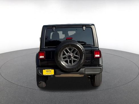 Used 2025 Jeep Wrangler Unlimited Sport AWD/4WD image 12