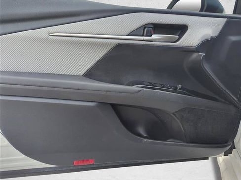 Certified 2025 Toyota Camry SE FWD image 9