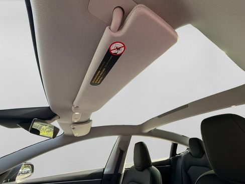 Used 2025 Tesla Model 3 Long Range RWD image 13