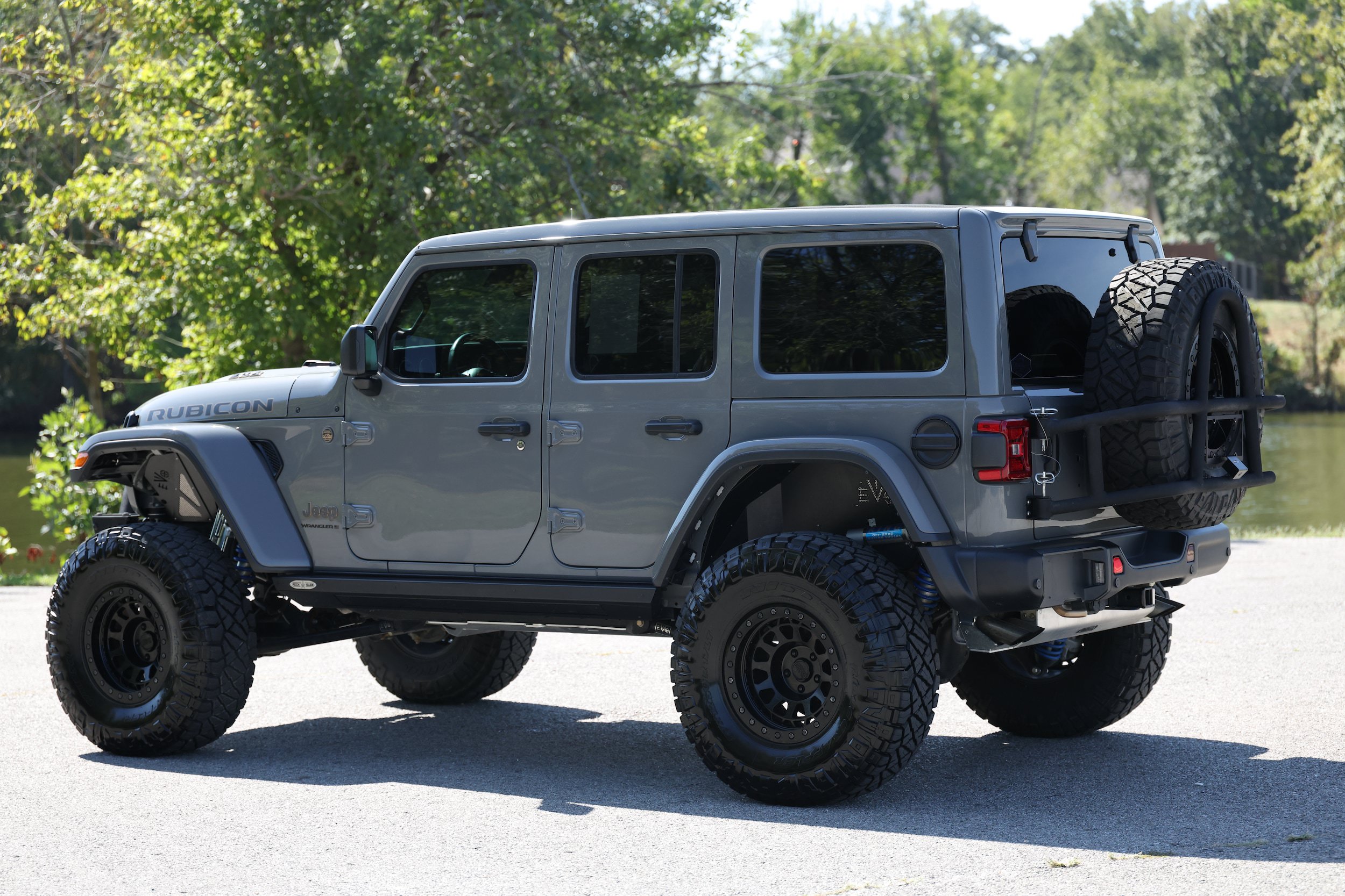 Used 2023 Jeep Wrangler Unlimited Rubicon 392 w/ Trailer Tow Package AWD/4WD image 4