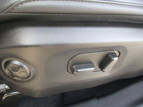 Used 2024 Jeep Wrangler Unlimited Sahara AWD/4WD image 34