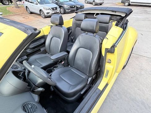 Used 2007 Volkswagen Beetle Convertible w/ Package 1 FWD image 33