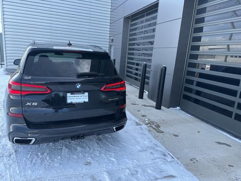 Used 2019 BMW X5 xDrive50i w/ M Sport Package image 3
