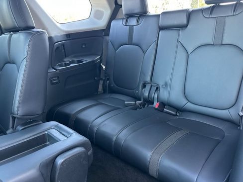 Used 2023 Honda Pilot Touring image 15