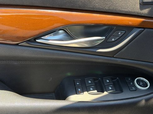 Used 2018 Cadillac Escalade Luxury RWD image 6