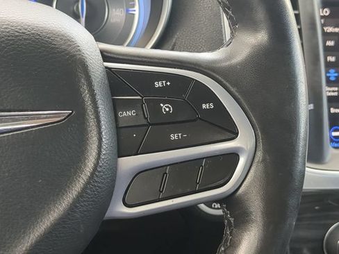 Used 2022 Chrysler 300 Touring RWD image 28