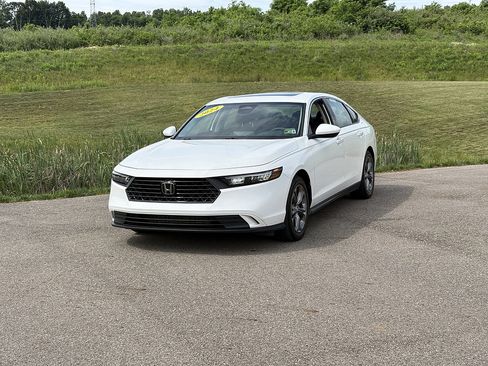 Used 2024 Honda Accord EX image 1