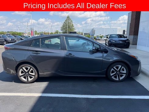 Used 2016 Toyota Prius Four Touring w/ Premium Convenience Package FWD image 4
