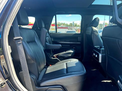 Used 2021 Ford Expedition XLT image 28