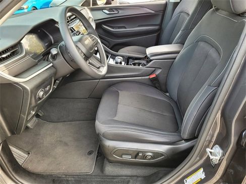 Used 2023 Jeep Grand Cherokee L Laredo image 10