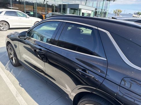 Used 2023 Genesis GV70 2.5T w/ Sport Prestige Package image 6