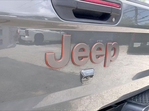 Used 2020 Jeep Gladiator Mojave AWD/4WD image 31