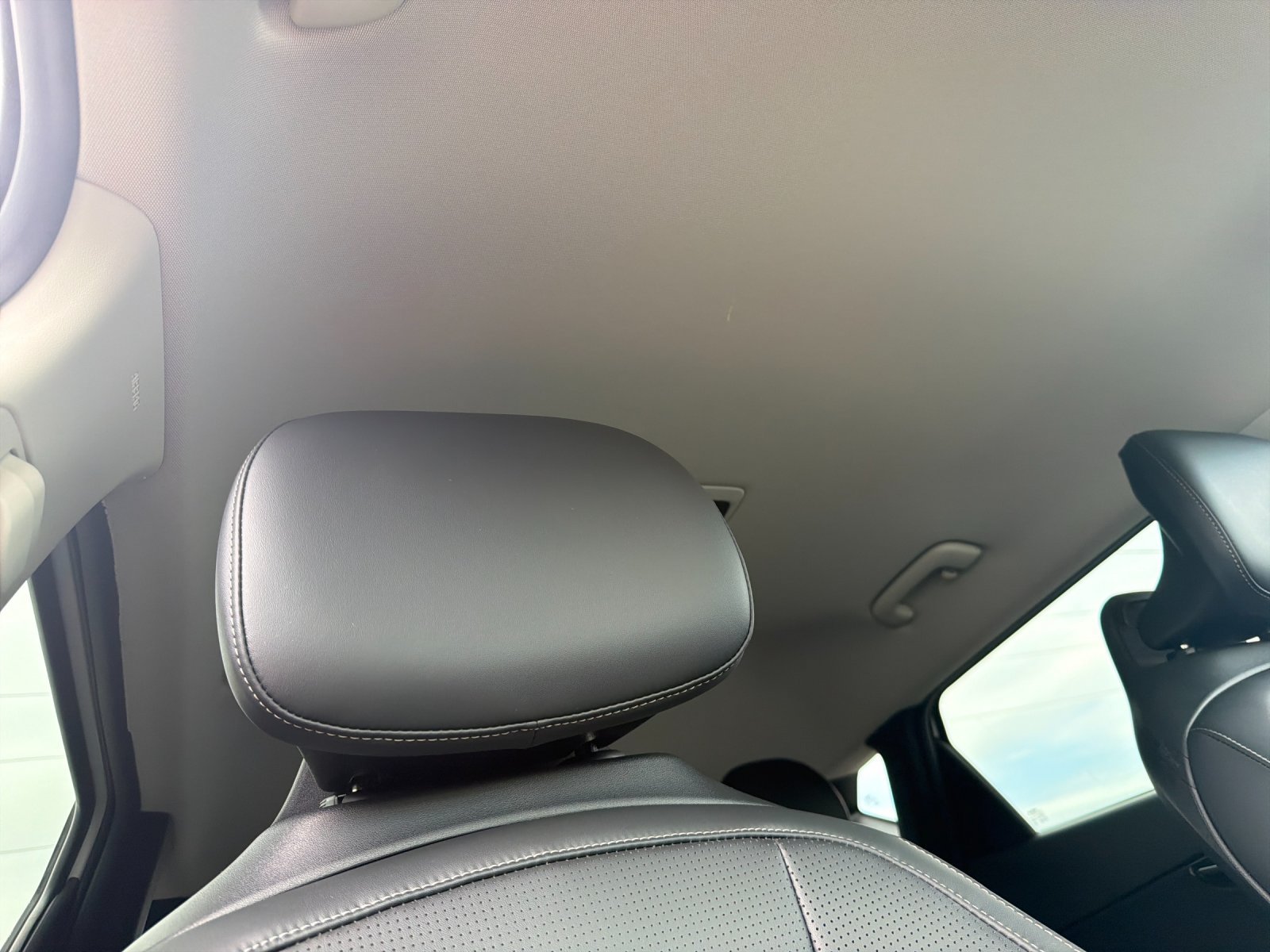 Used 2025 Kia EV6 Wind RWD image 19