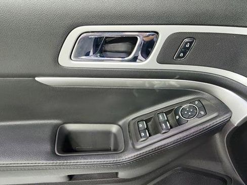 Used 2015 Ford Explorer XLT w/ Equipment Group 202A image 15