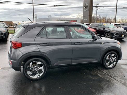 Certified 2025 Hyundai Venue Limited image 6