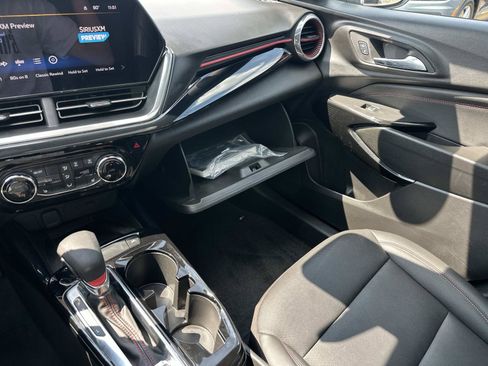 Certified 2024 Chevrolet Trax RS w/ Sunroof Package FWD image 32