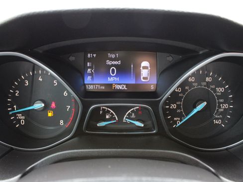 Used 2016 Ford Focus SE w/ SE Power Seat Package FWD image 14
