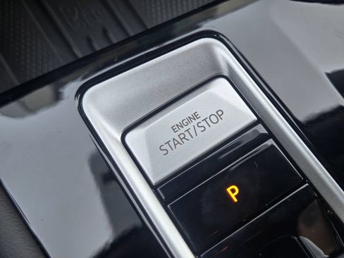 New 2026 Volkswagen Atlas Cross Sport SE FWD image 21