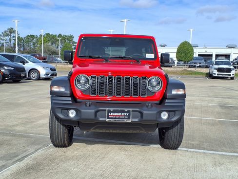 Used 2026 Jeep Wrangler Sport S image 5
