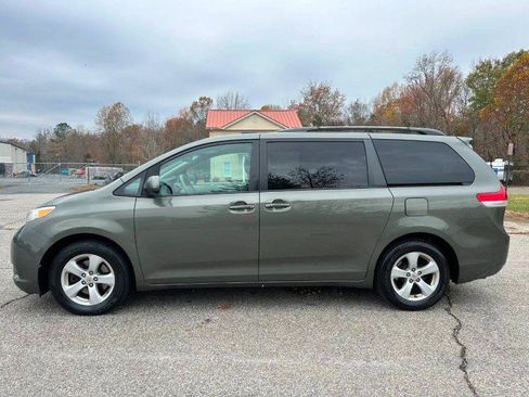 Used 2011 Toyota Sienna LE w/ Towing Pkg FWD image 5
