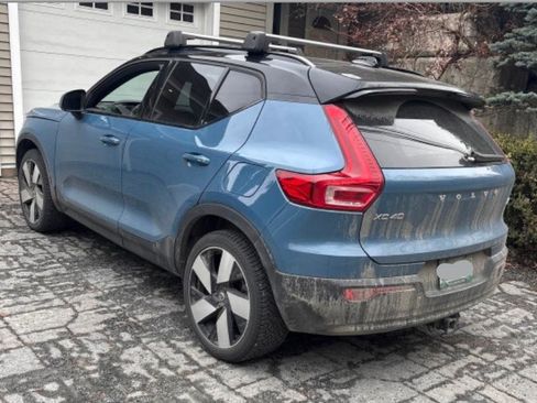 Used 2024 Volvo XC40 Recharge Ultimate w/ Protection Package Premier image 5