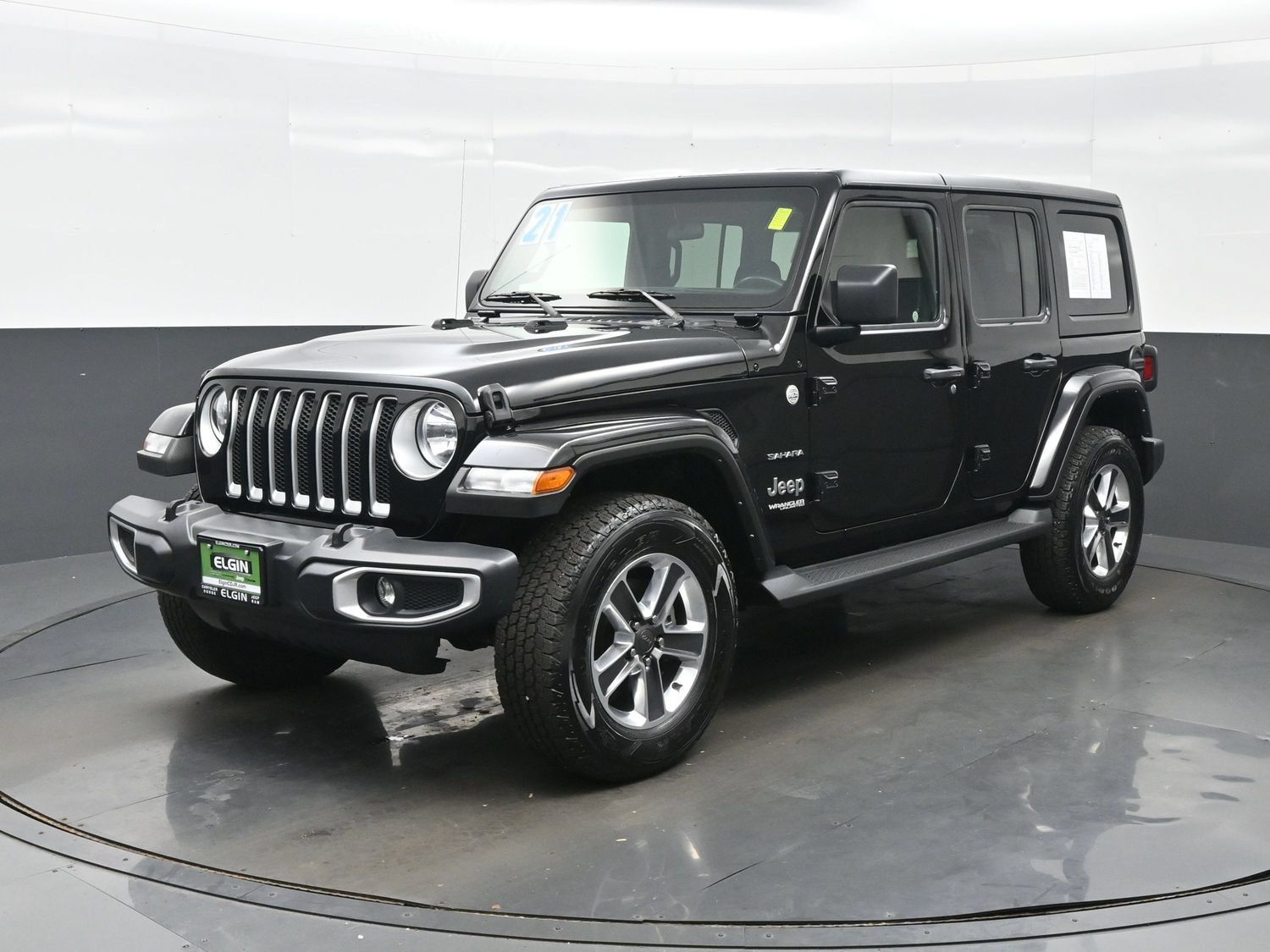 Used 2021 Jeep Wrangler Unlimited Sahara w/ Cold Weather Group AWD/4WD image 2