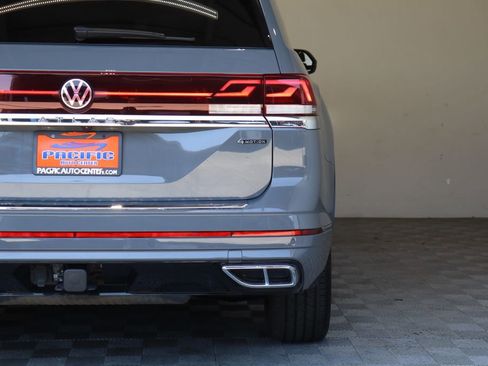 Used 2025 Volkswagen Atlas SEL Premium R-Line AWD/4WD image 14