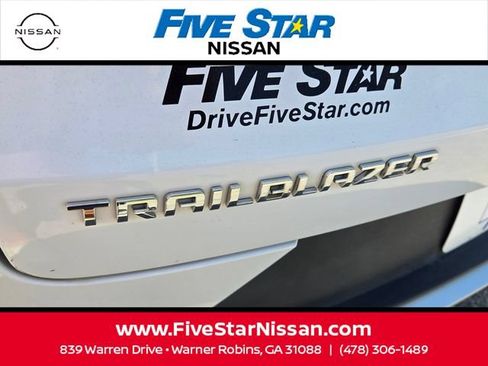Used 2022 Chevrolet TrailBlazer LT FWD image 11