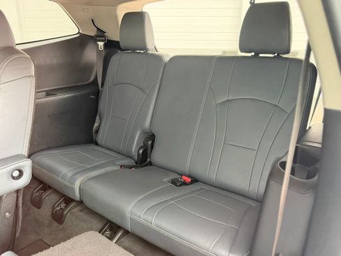 Used 2021 Buick Enclave Essence AWD/4WD image 22