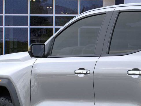 New 2026 GMC Canyon Denali image 12