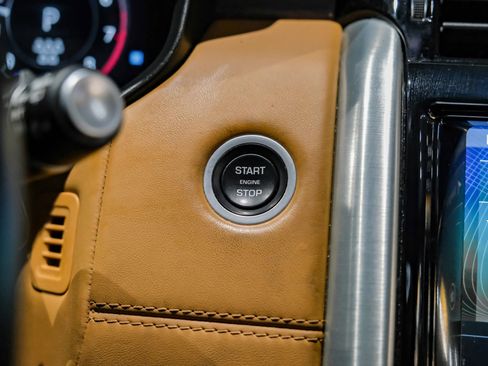 Used 2019 Land Rover Discovery HSE Luxury image 20