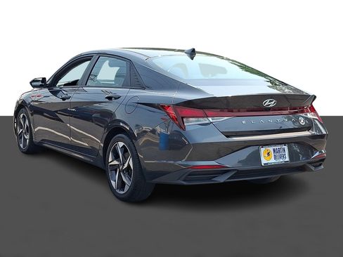 Used 2023 Hyundai Elantra SEL w/ Convenience Package FWD image 4