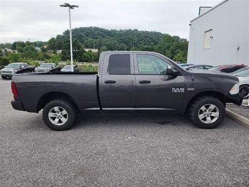 Used 2018 RAM 1500 Express AWD/4WD image 4