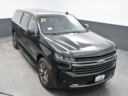 Used 2021 Chevrolet Suburban LT w/ Luxury Package image 31
