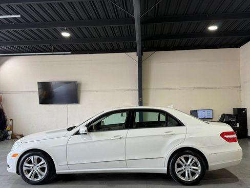 Used 2011 Mercedes-Benz E 350 Sedan image 4