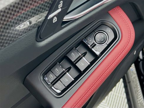 New 2026 Porsche Macan S image 20