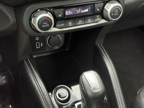 Used 2020 Nissan Kicks SR w/ SR Premium Package image 15