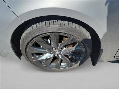 Used 2026 Toyota Corolla SE FWD image 9