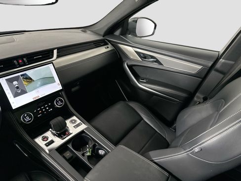 Used 2025 Jaguar F-PACE R-Dynamic S image 27