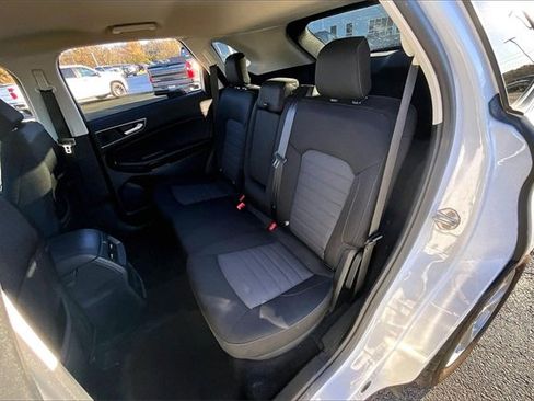 Used 2021 Ford Edge SE image 22