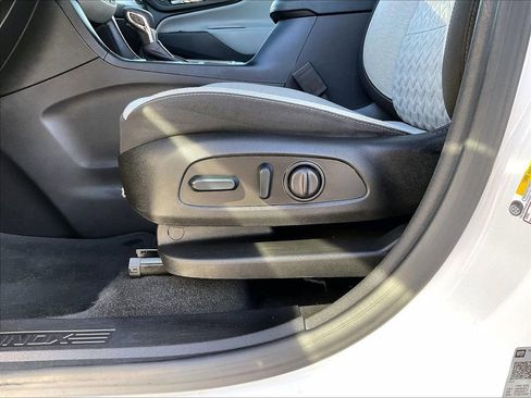 Used 2024 Chevrolet Equinox LS image 26