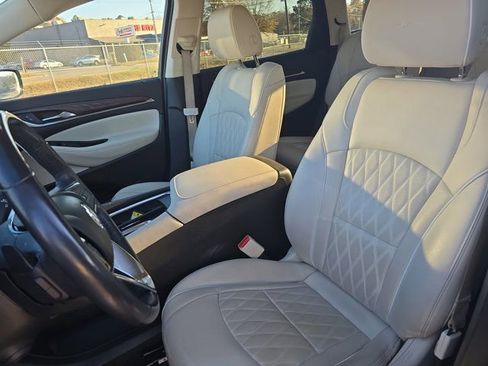 Used 2023 Buick Enclave Avenir image 15