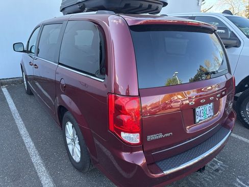 Used 2018 Dodge Grand Caravan SXT image 4