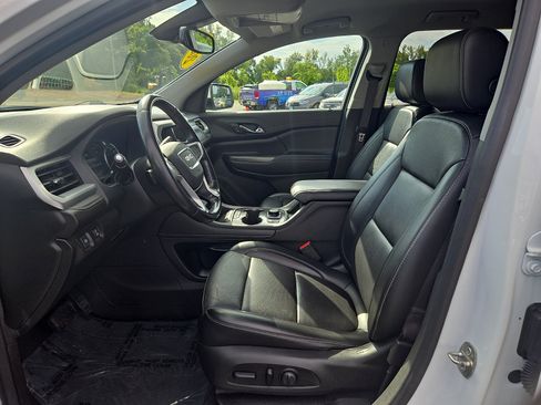Used 2021 GMC Acadia SLT AWD/4WD image 14